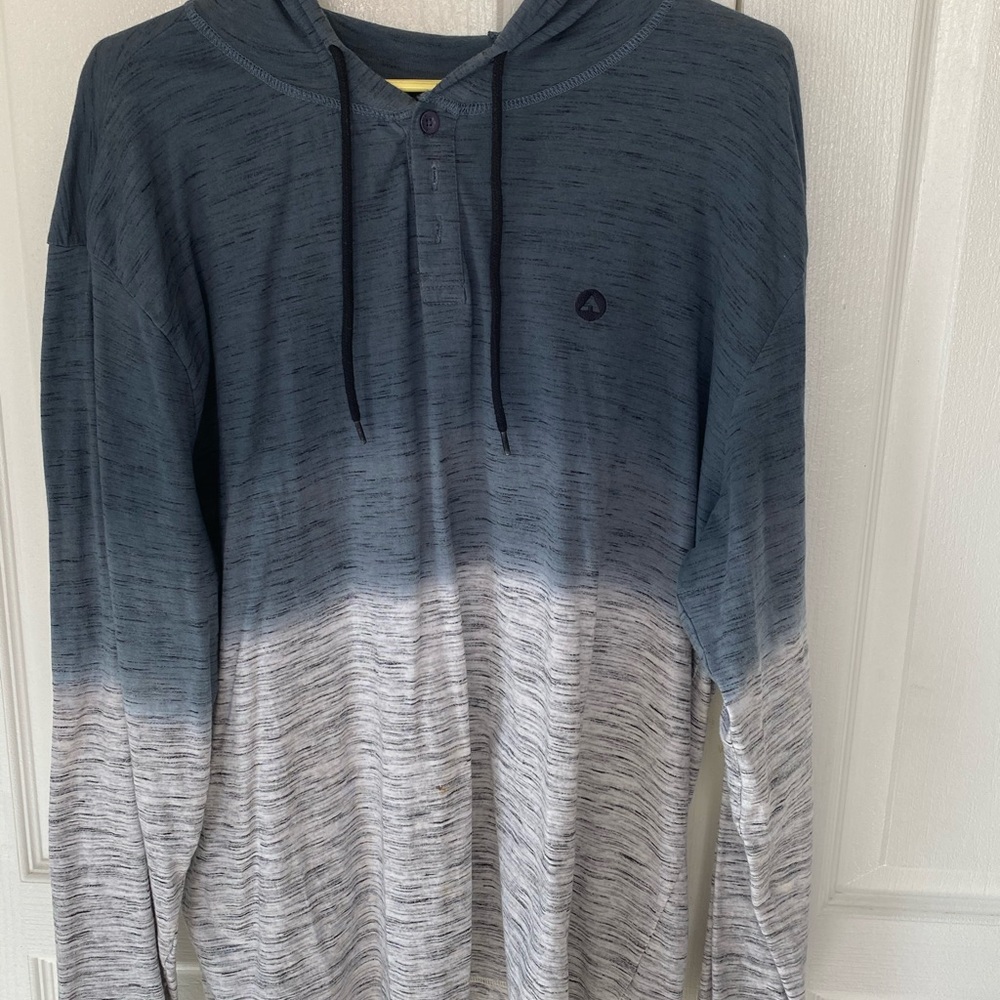 Airwalk light weight hoodie